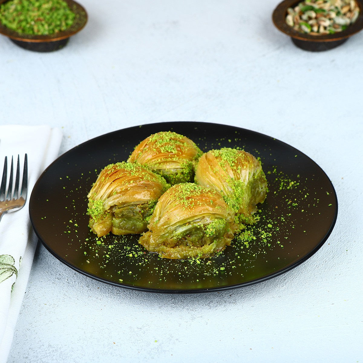 Baklavacı Güllüoğlu Midye Baklava with Pistachio 500g